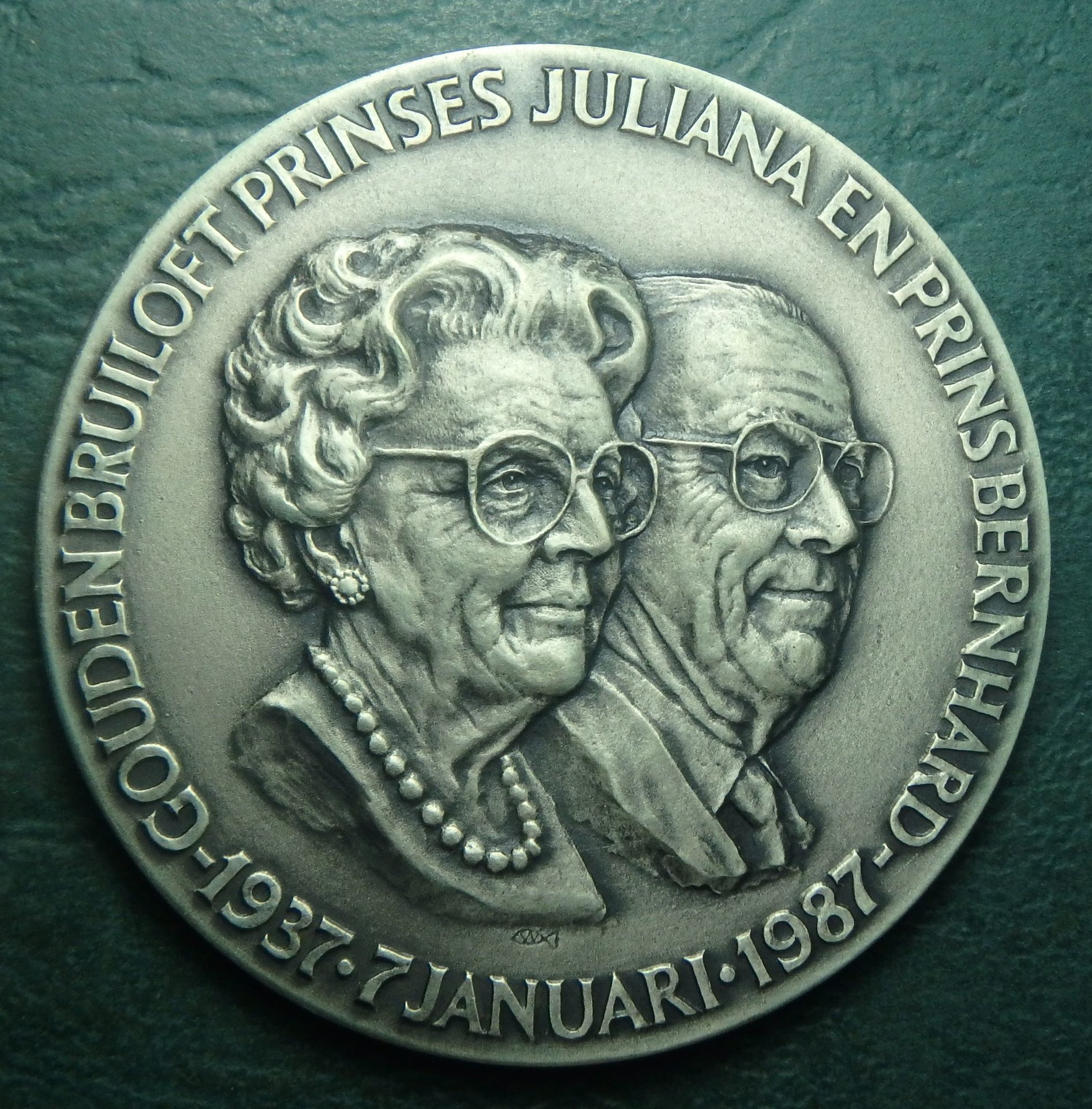 1987 NL medal obv.JPG