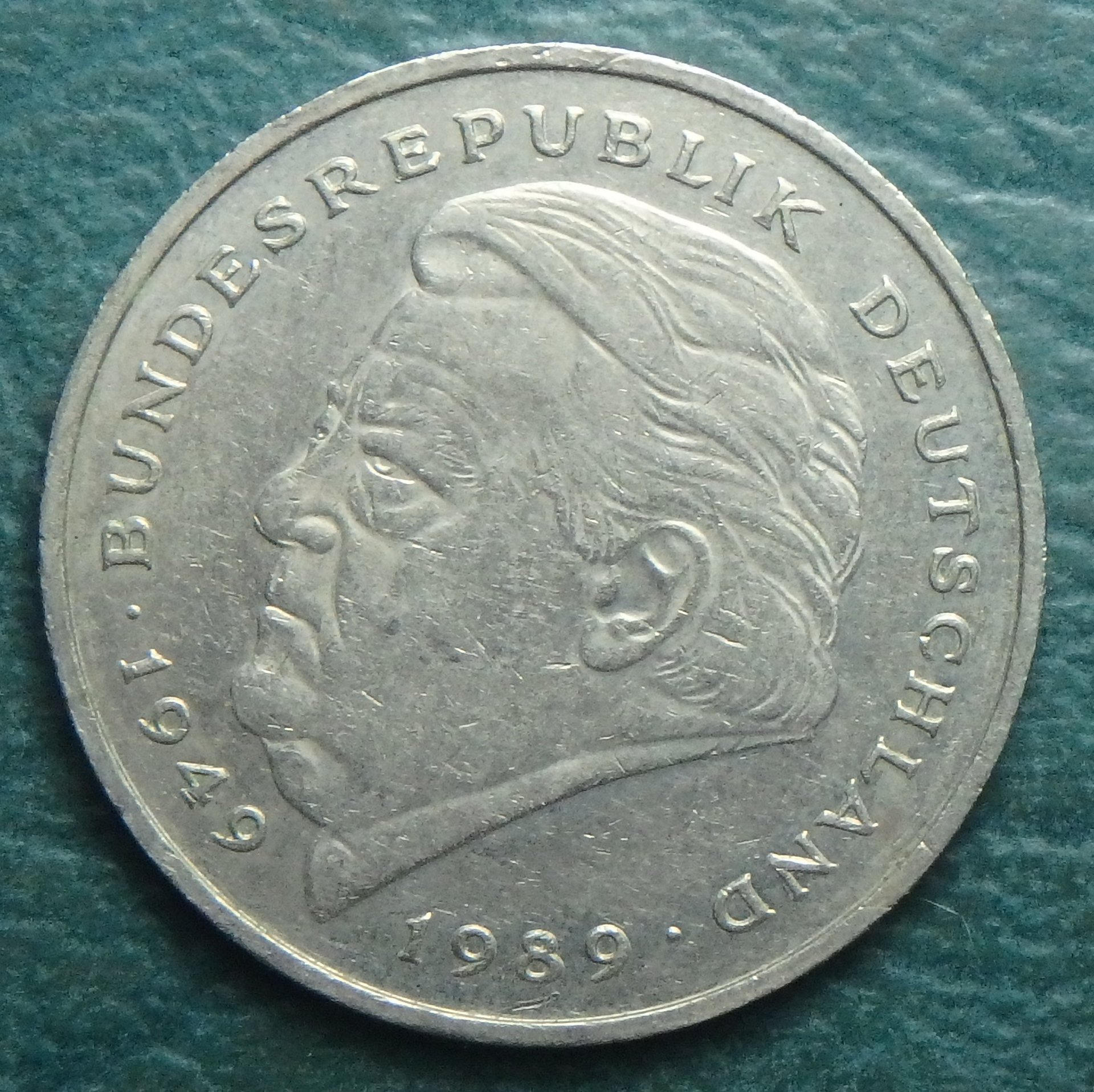 1990 DE 2 m obv.JPG