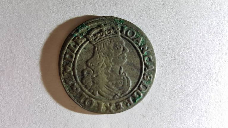 2.5_cm_Coin_Front.jpg