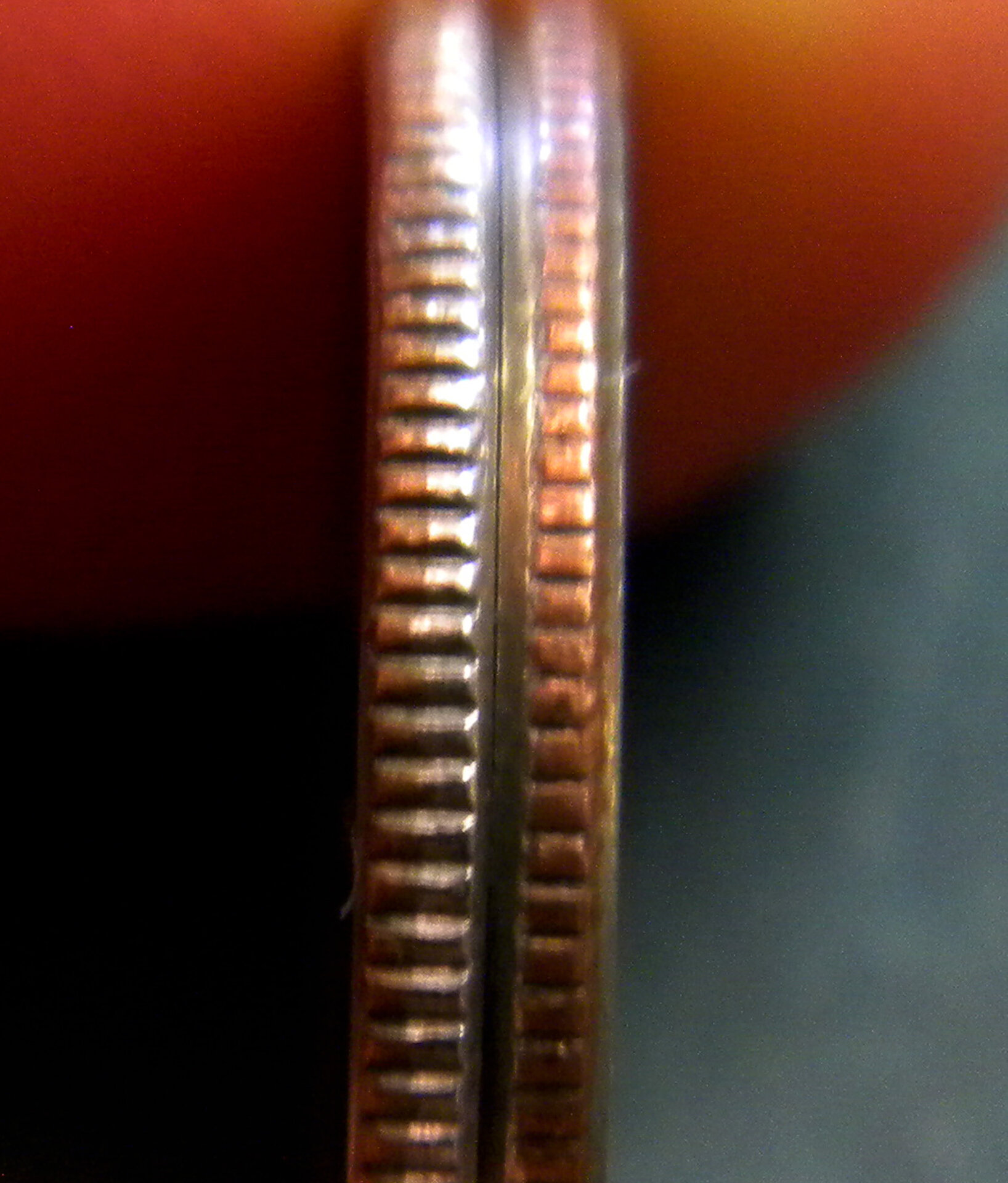 2002 D Roosevelt Dime (CloseUpRim).jpg