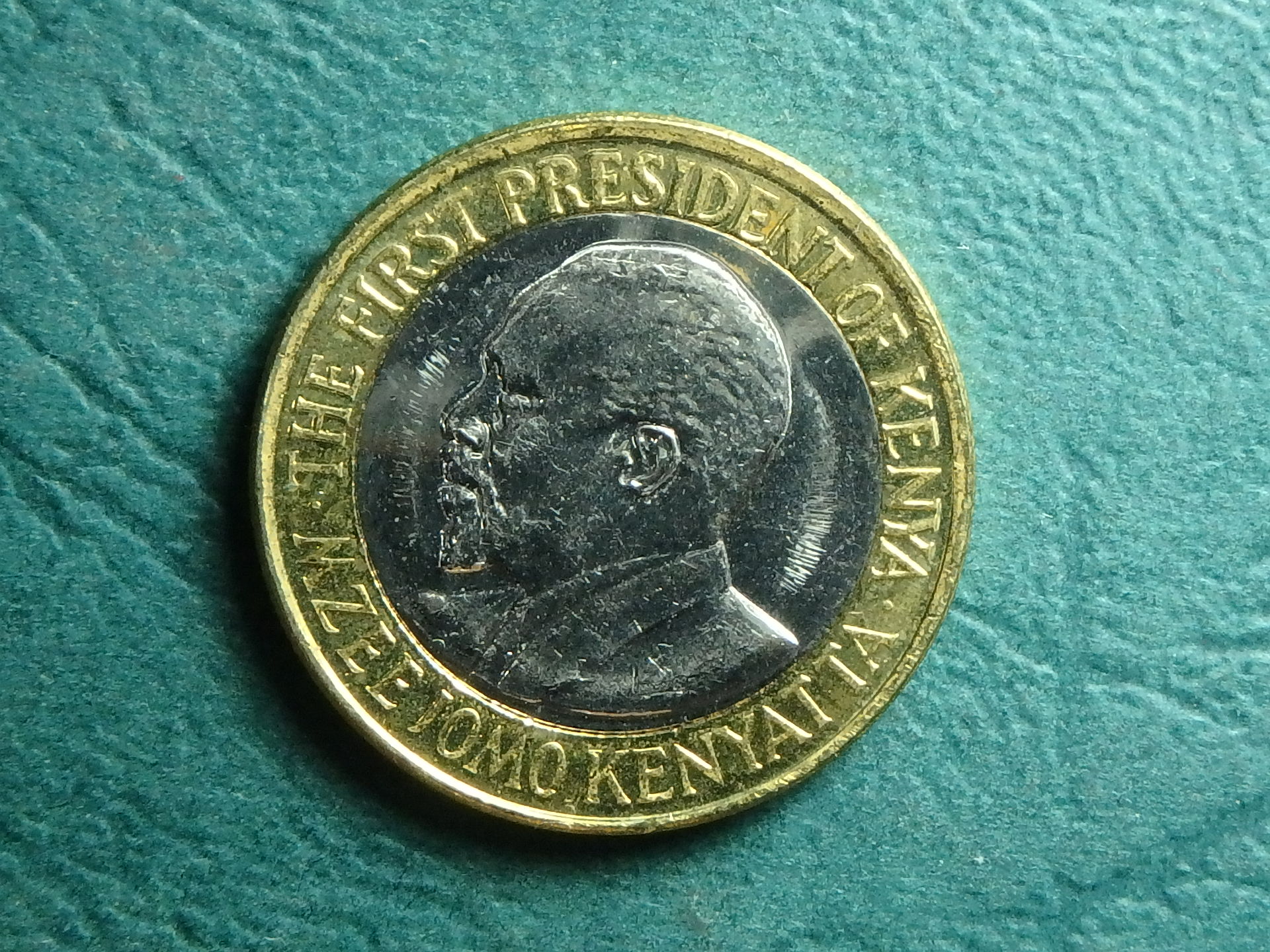 2010 Kenya 10 s obv.JPG