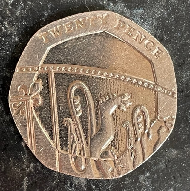 2014 gb 20p coin errror2.jpg