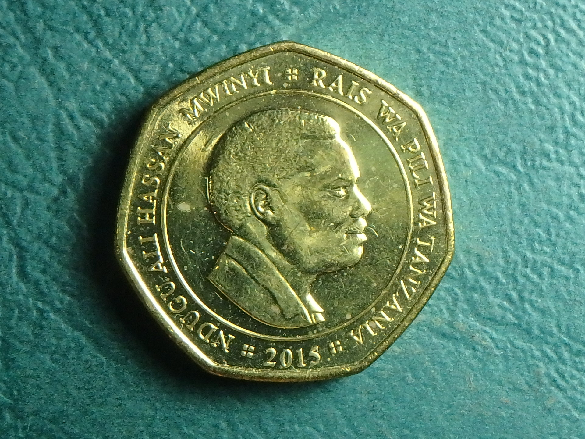 2015 Tan 50 s obv.JPG