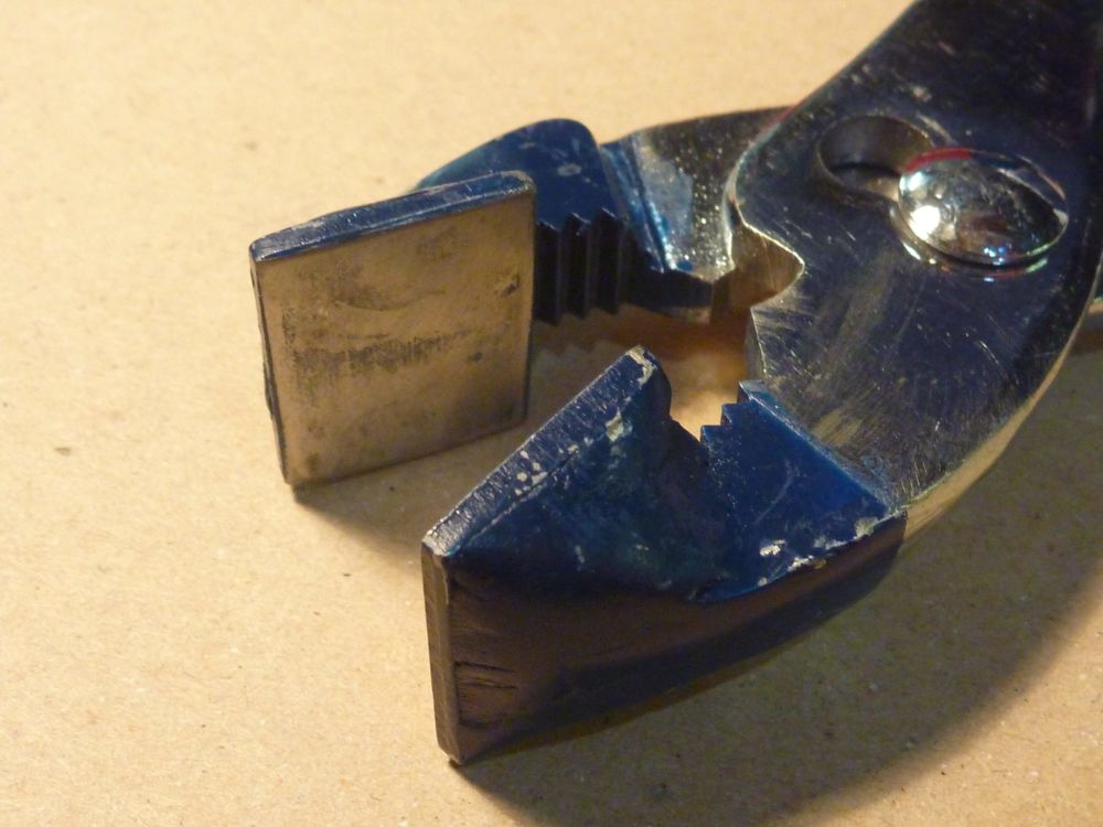 20160214_Pliers_2_opt2.jpg