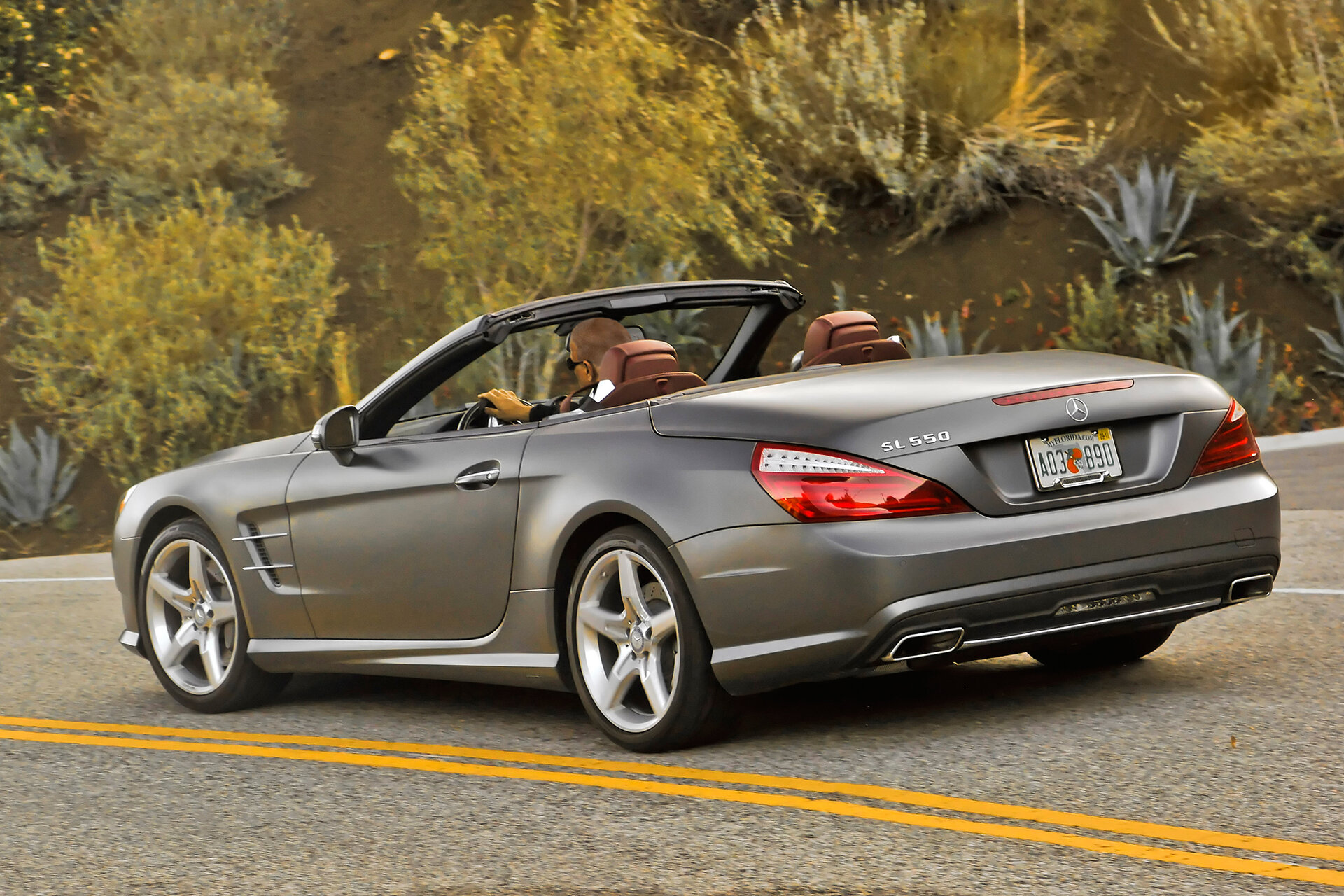 2017-mercedes-benz-sl550-2.jpg