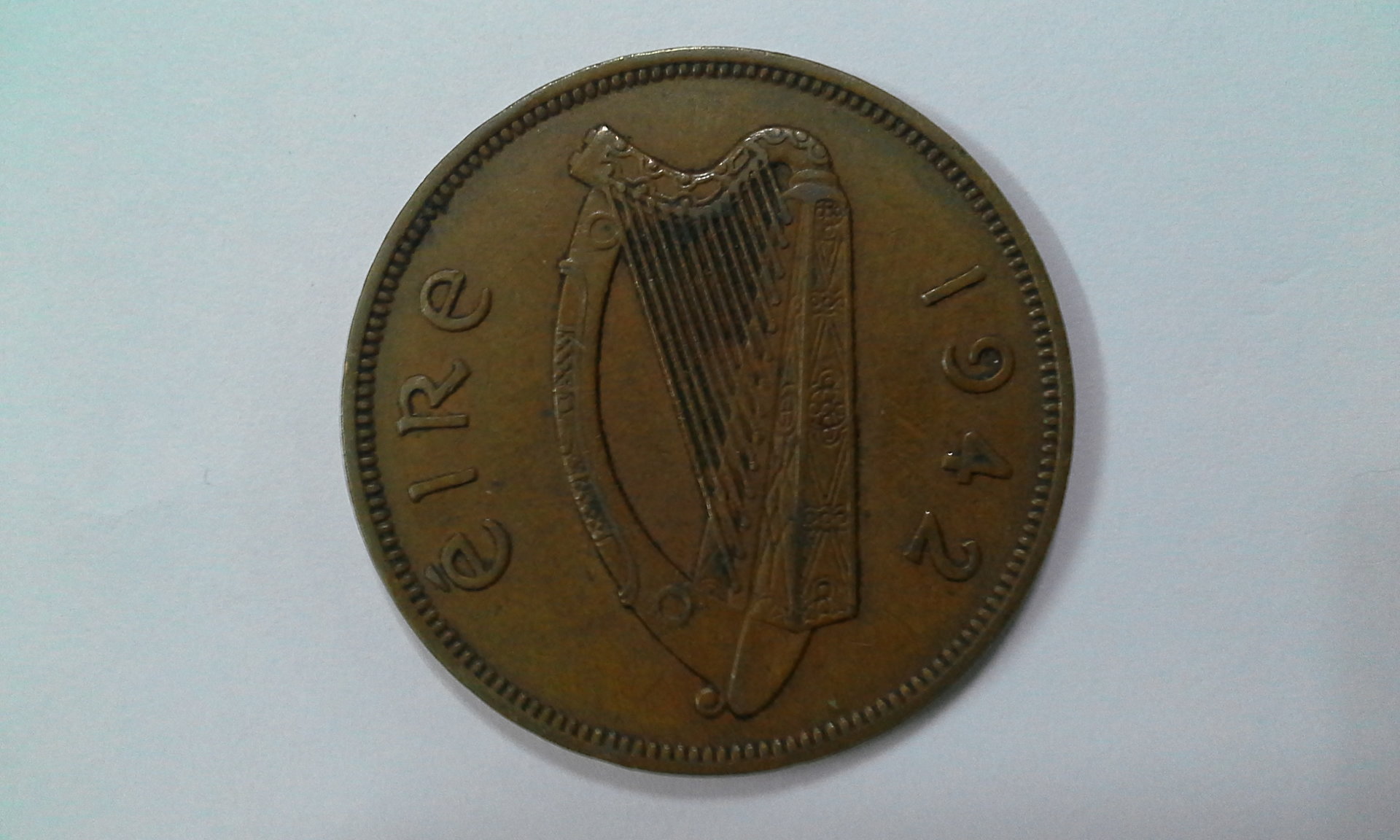 Лоты без. Ирландия 2 пенса, 1979. Монета Ирландия 2 пенса. Монета 1 пенни 1965. Скрипка за пенни 1965.