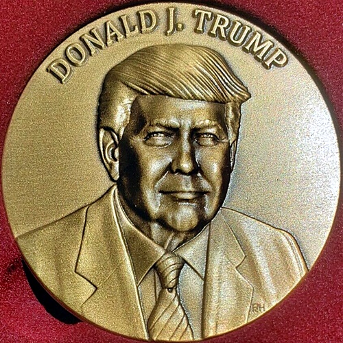 2017TrumpInauguralMedalOBV2.jpg