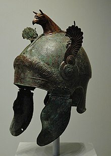 220px-Ancient_bronze_greek_helmet_-South_Italy.jpg