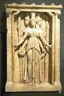 220px-Relief_triplicate_Hekate_marble,_Hadrian_clasicism,_Prague_Kinsky,_NM-H10_4742,_140995.jpg