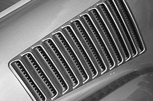 220px-Vent_grille_on_Ford_Mustang_(Bullitt).JPG