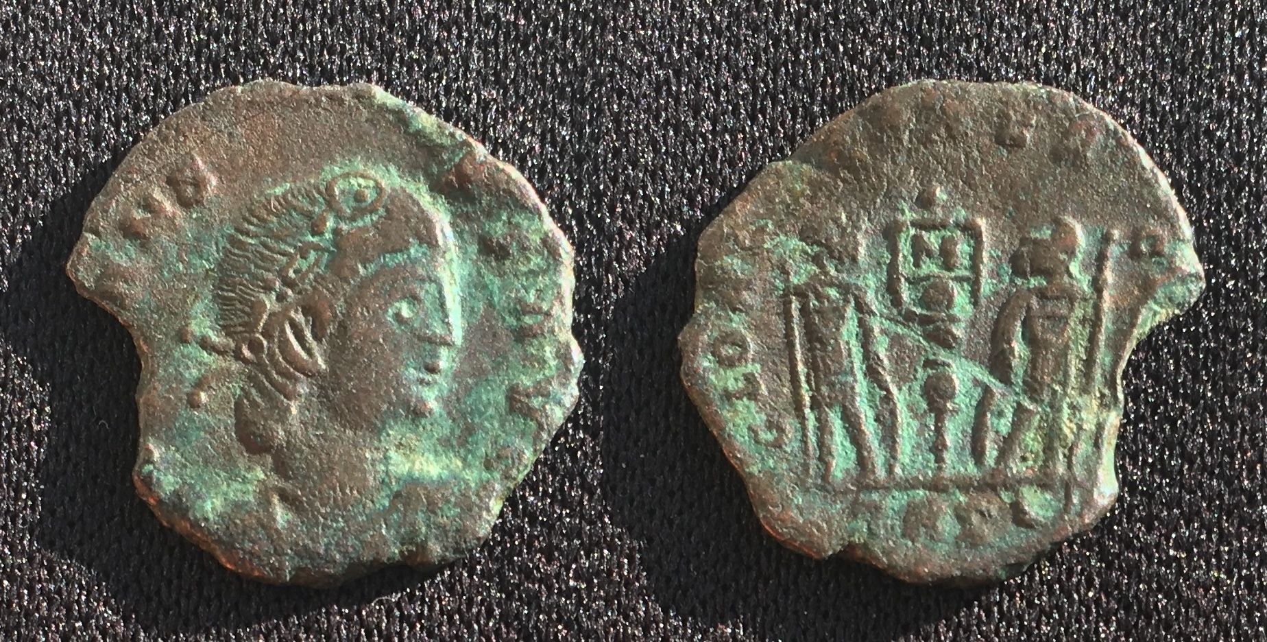 346-348 CE AE4 Constans Trier Mint.jpg