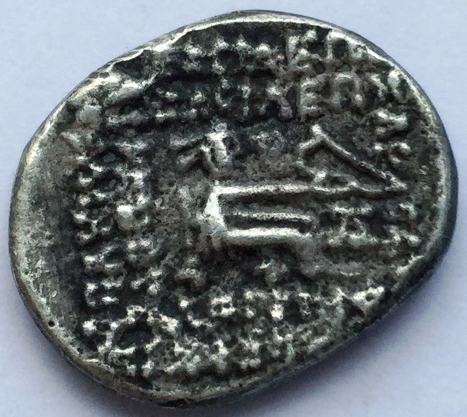 38-2 BC Phraates IV rev.jpg