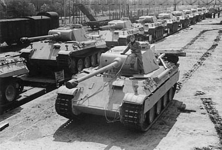 450px-Bundesarchiv_Bild_183-H26258,_Panzer_V__Panther_.jpg