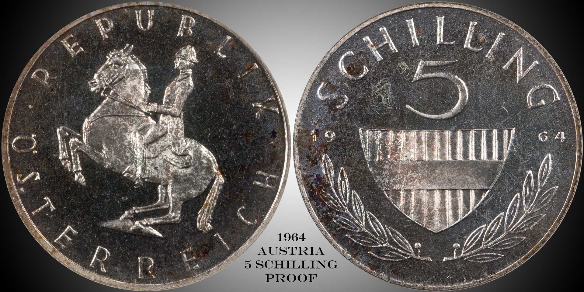 5-Schilling-Display.jpg