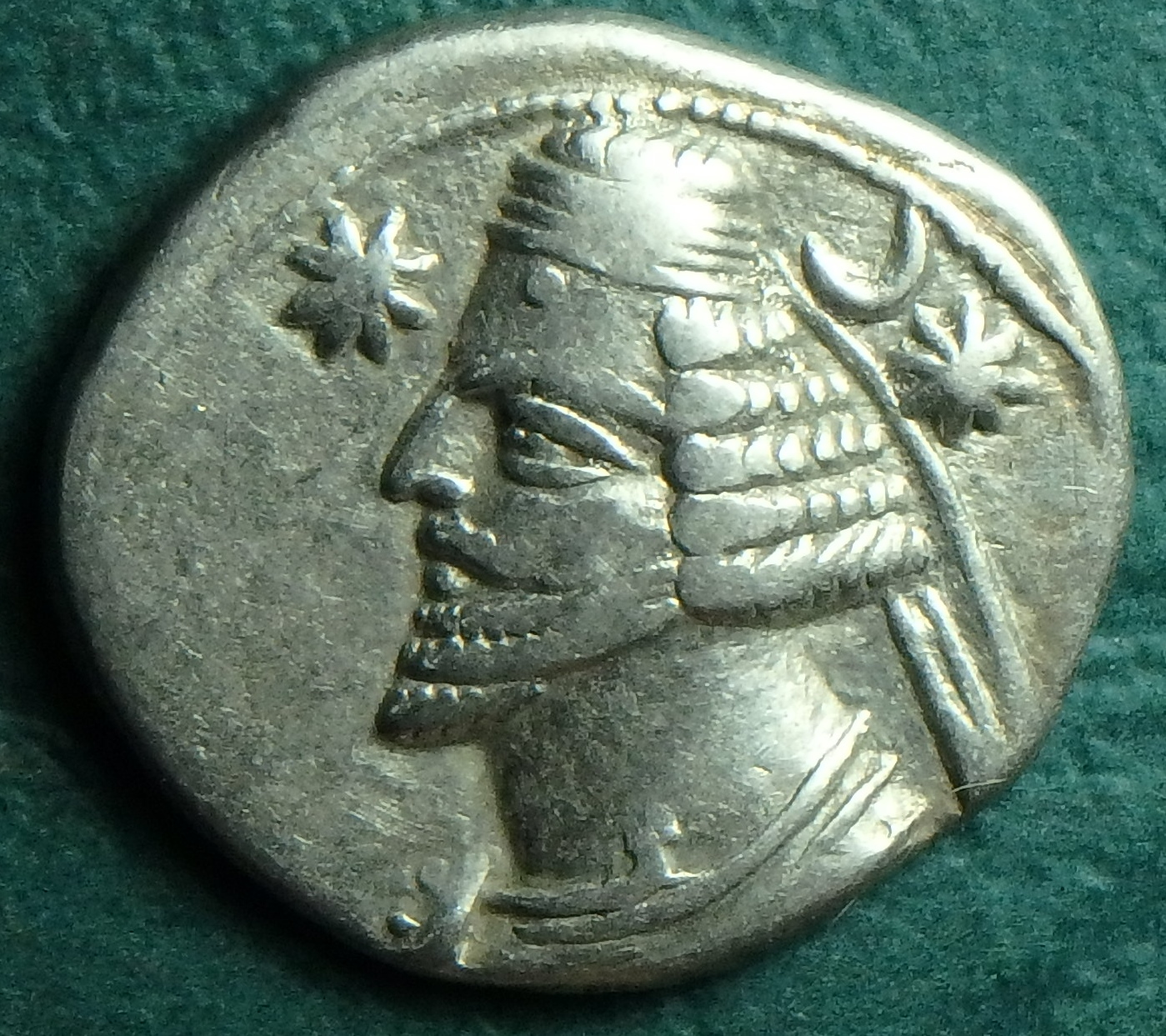 57-38 BC Orodes II obv.JPG