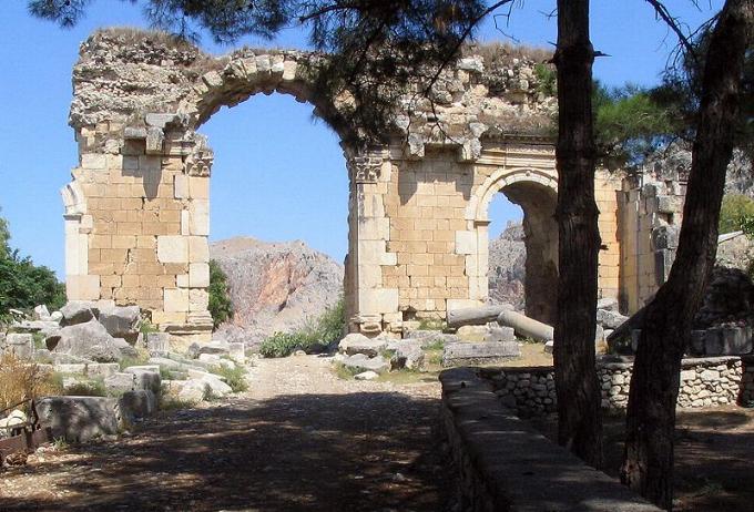 800px-AnavarzaTriumphbogen.jpg