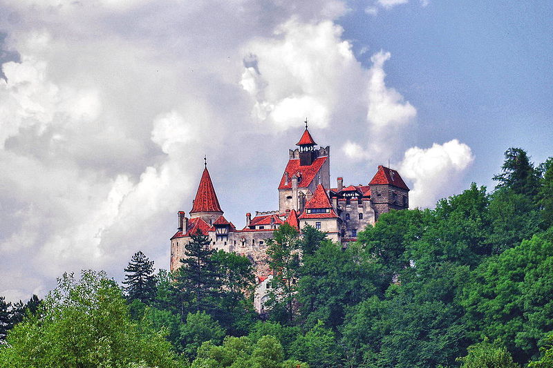 800px-Castelul_Bran.jpg