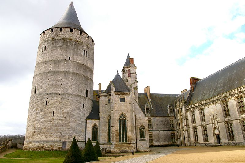 800px-Chateau_de_Chateaudun_02.jpg