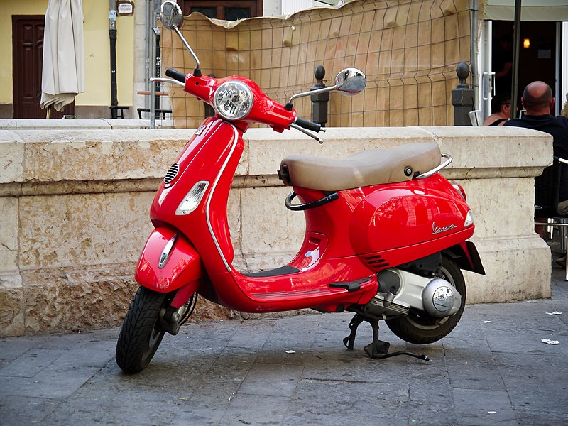 800px-Red_Vespa_Scooter.jpg