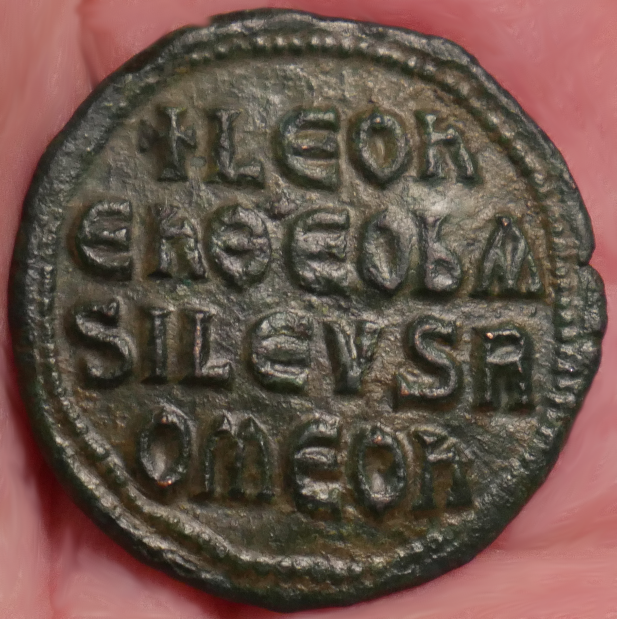 886_to_912_LeoVI_AE_Follis_02_02.png