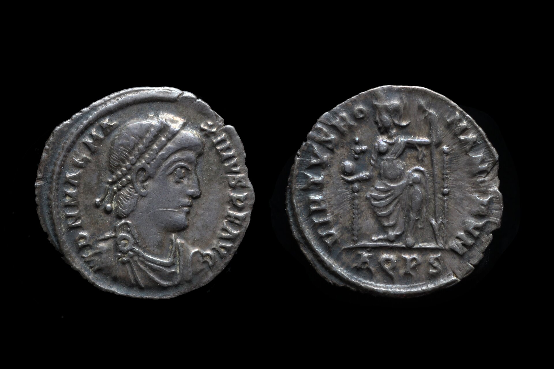 9.150 RIC IX 54a Magnus Maximus Siliqua.jpg