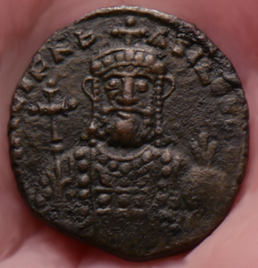 963_to_969_NicephorusII_Follis_01.png