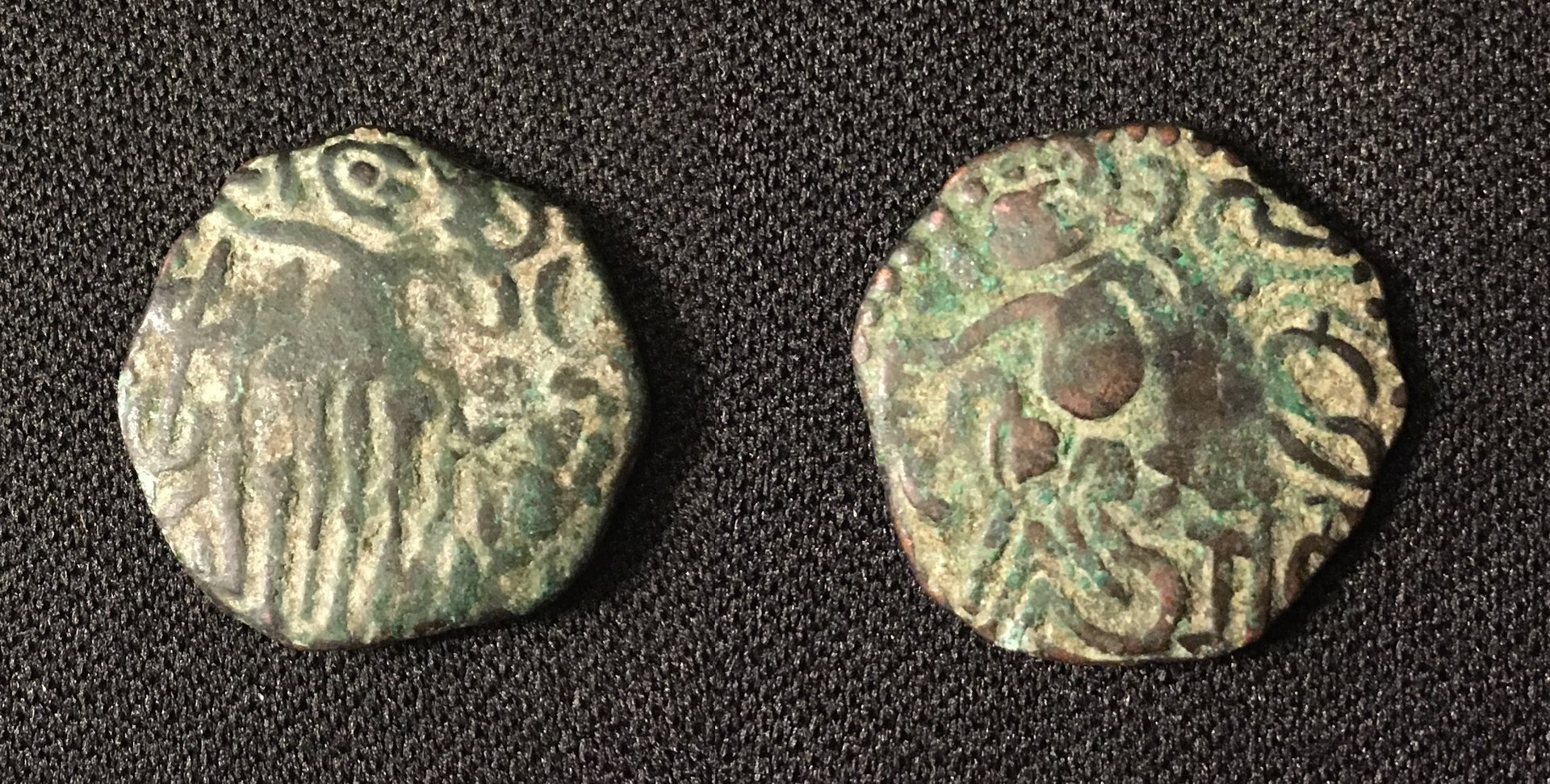 985-1014 AD Chola Dynasty Stater Rajaraja I 2 Combined.jpg