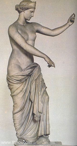 9Venus de Capua S10.19Aphrodite.jpg