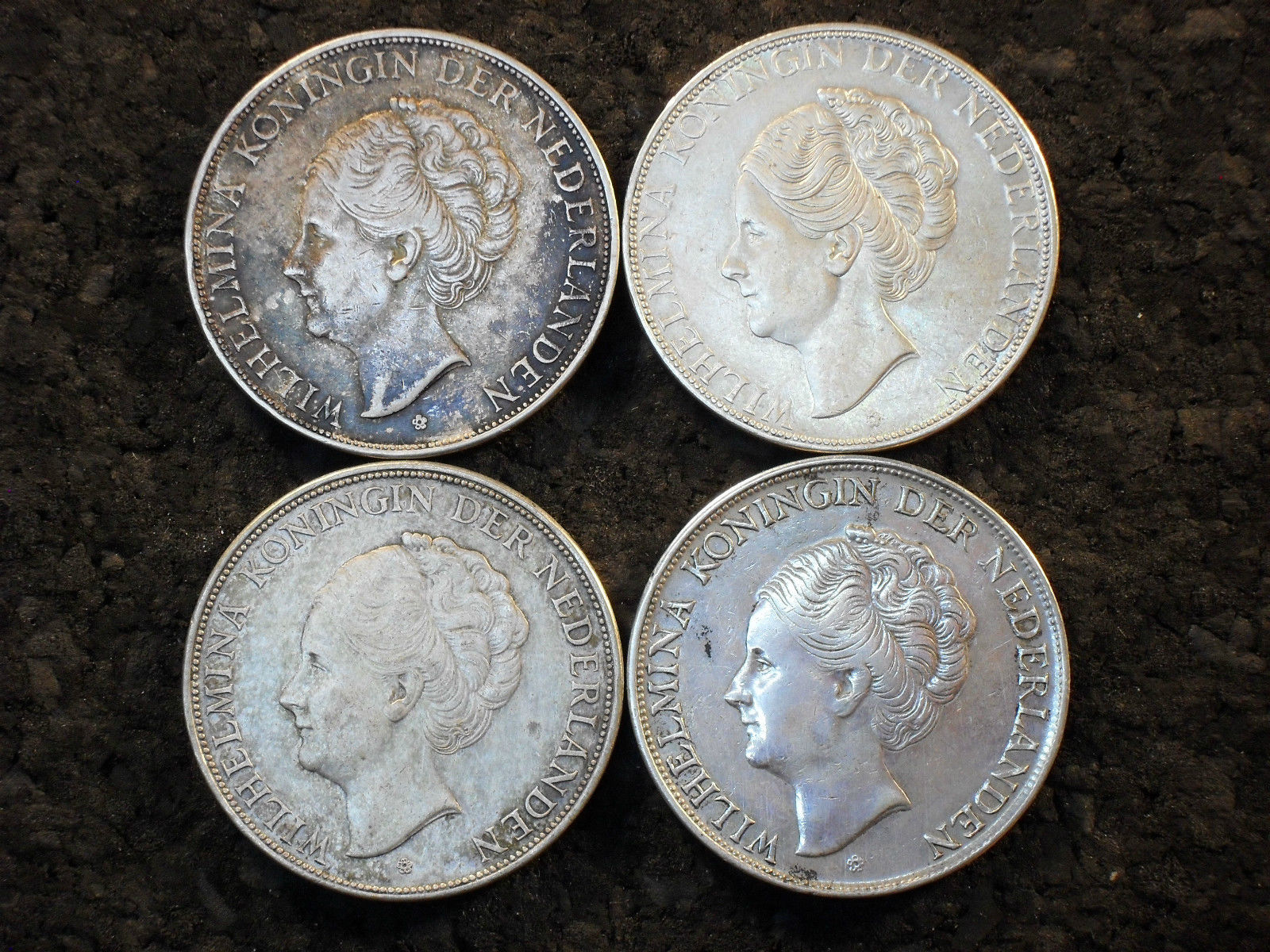 _Lot - Netherlands - 1933 1938 1939 Cur 1944 2.5 Gulden $52.50 Oct 2016a.jpg