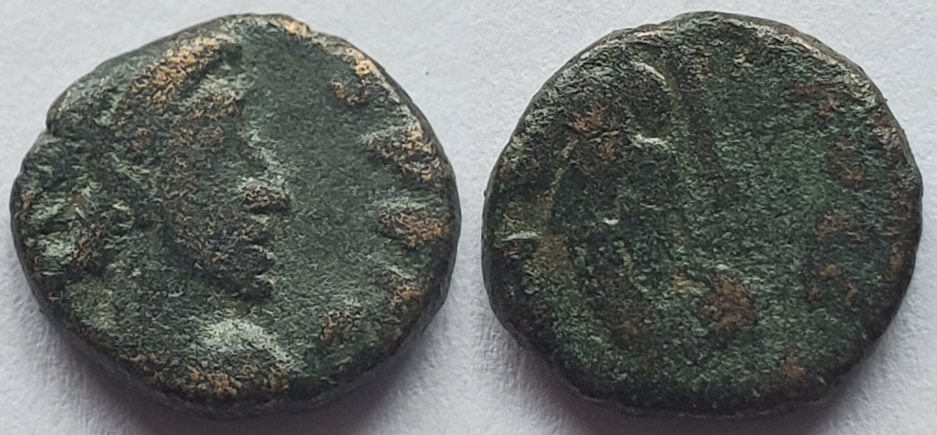 AE4 VICTORIA AVGGG Valentinian iii.jpg