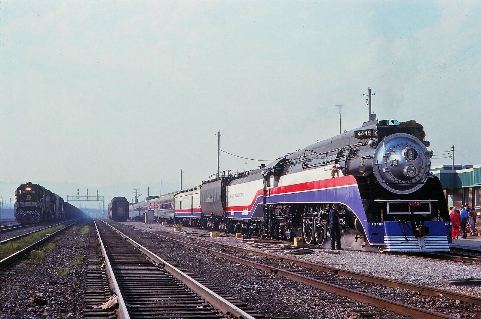 AMERICAN FREEDOM TRAIN 4-8-4 4449.jpg
