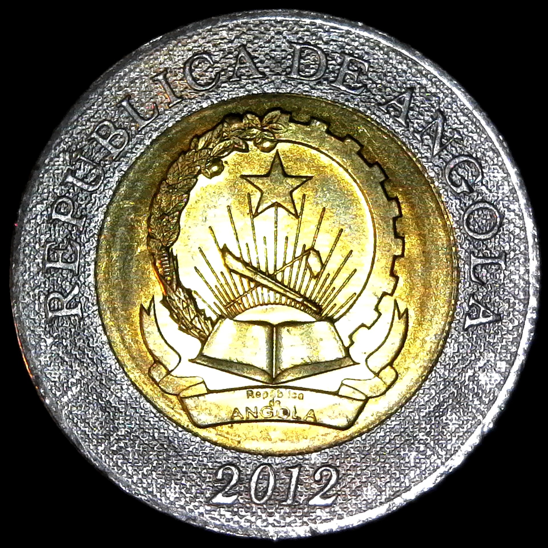 Angola 10 Kwanzas 2012 obv.jpg
