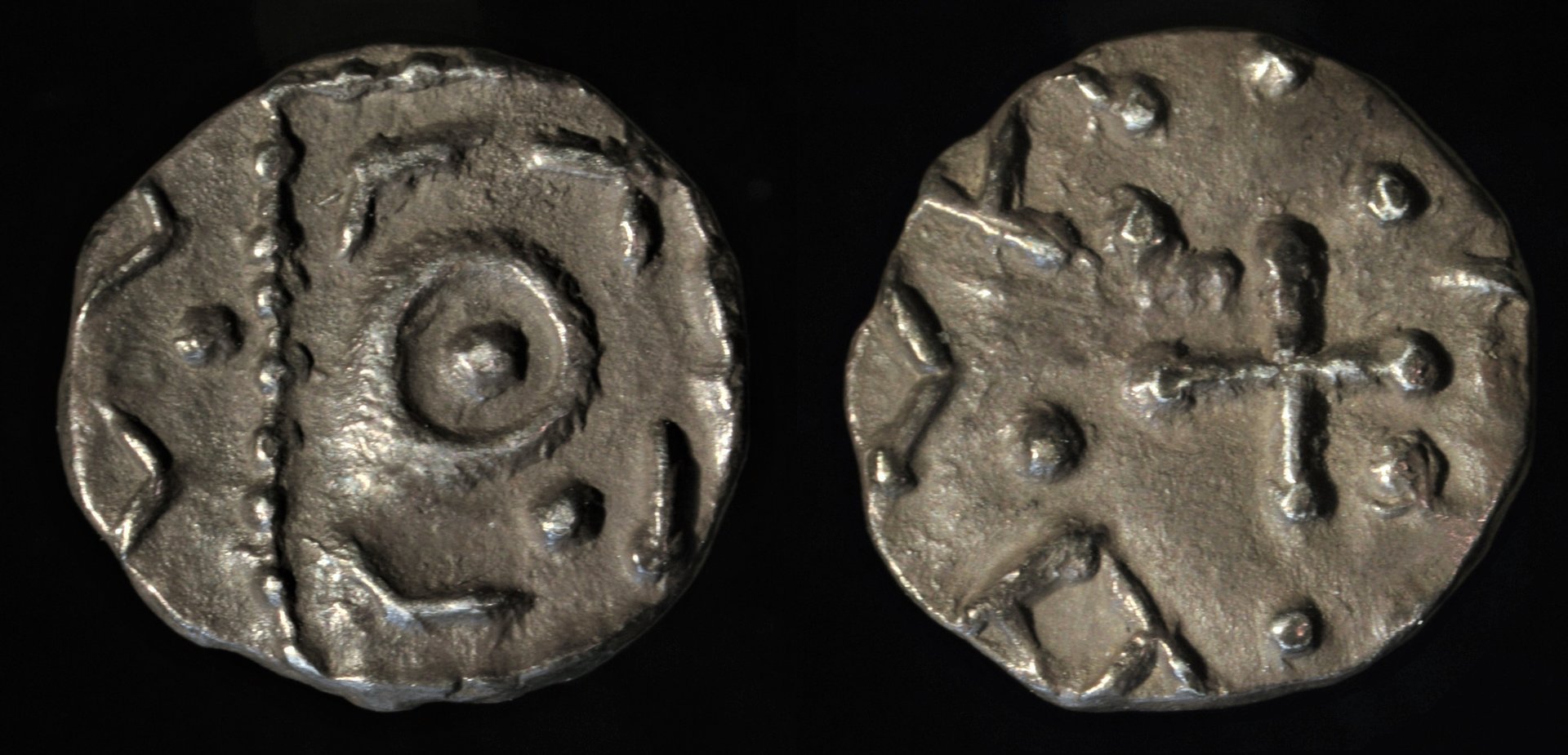 Anonymous - Sceatta (series D type 8, 690-720).jpg