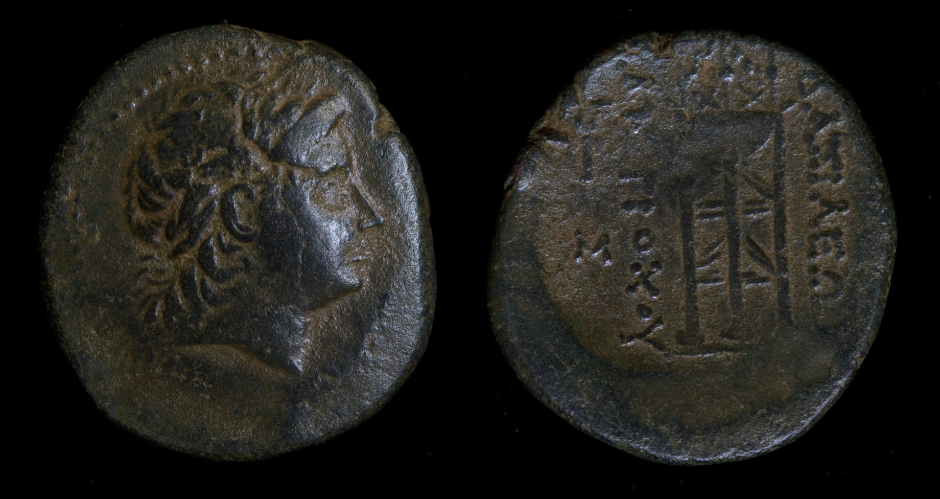 Antiochus III AE.jpg