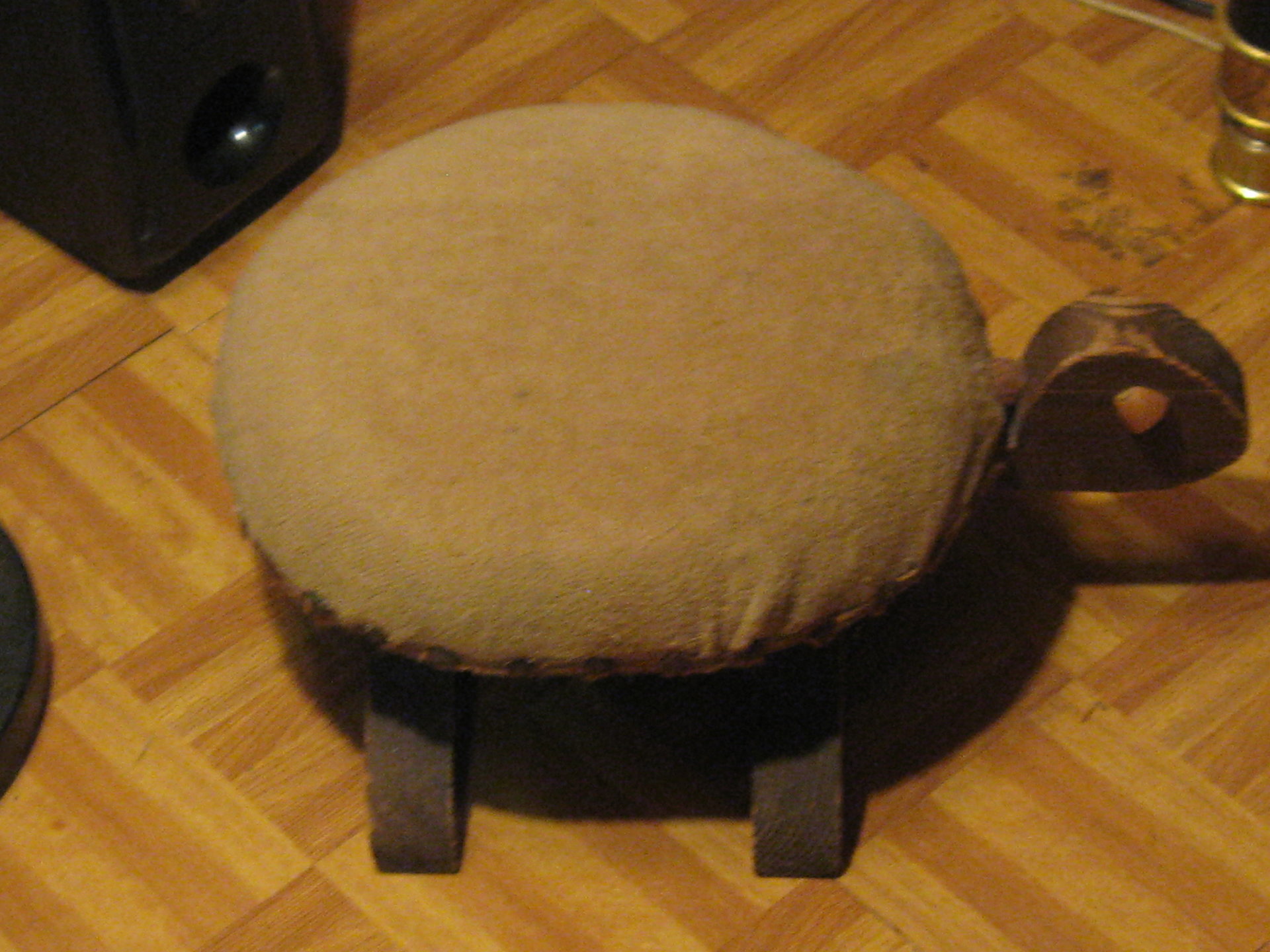 antique childs turtle foot stool 001.JPG