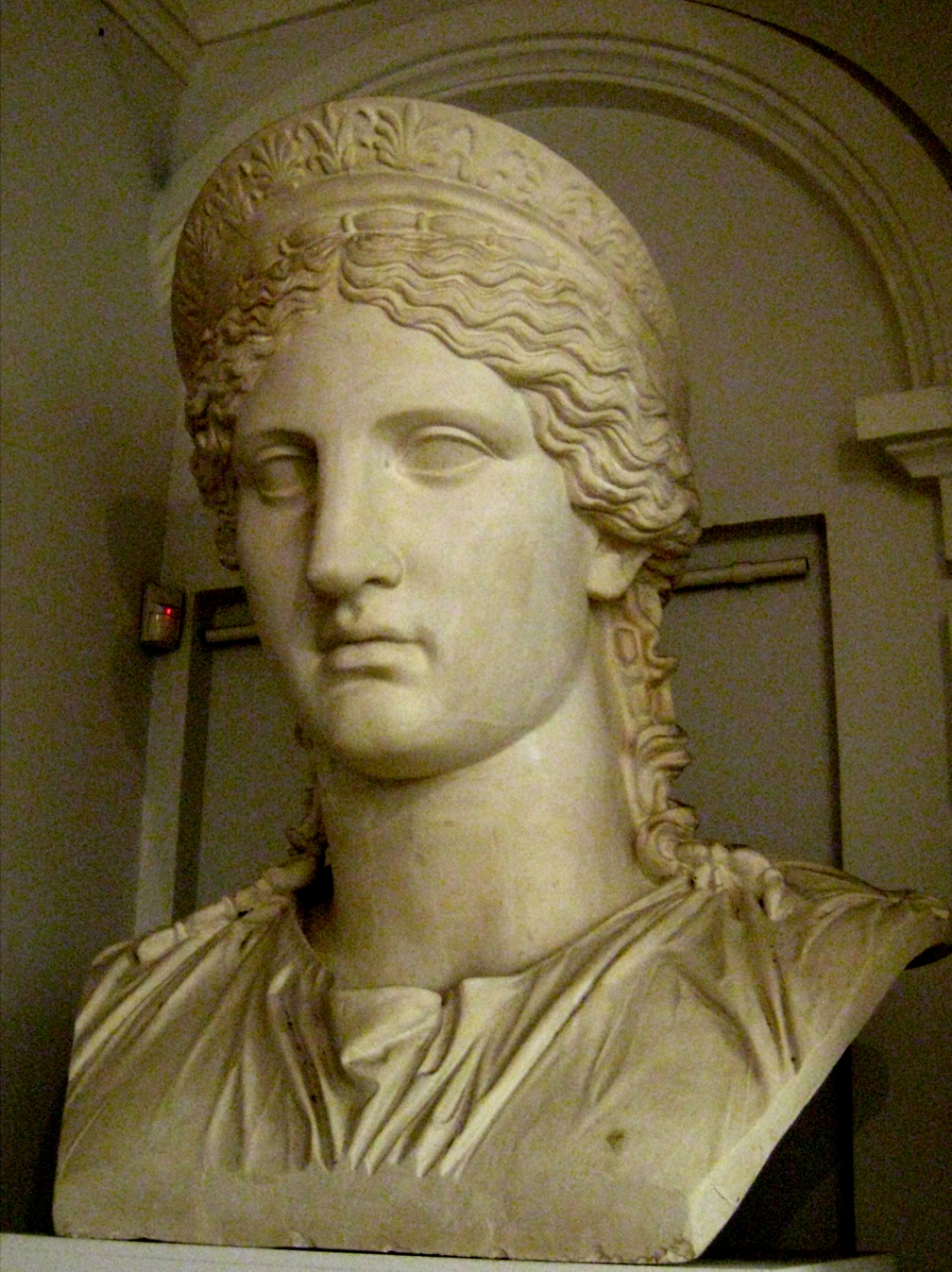 Antonia_minor_Juno Ludovisi.jpg