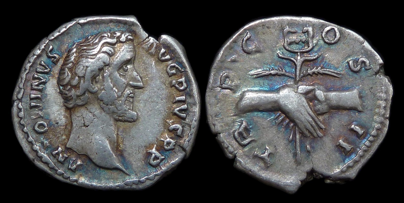 Antoninus Pius - Den Hands Caduceus ex Peck 3929.jpg