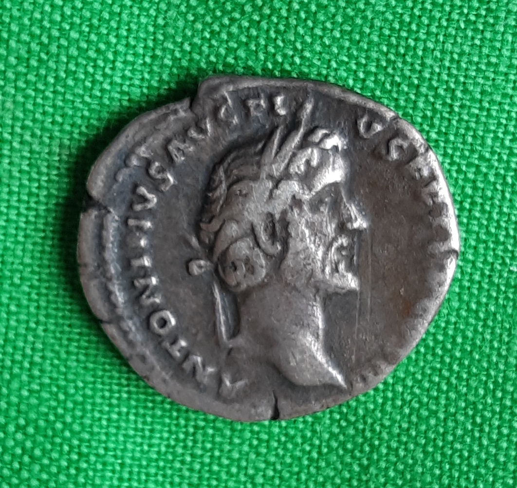 Antoninus Pius Denarius obv on Green.jpg