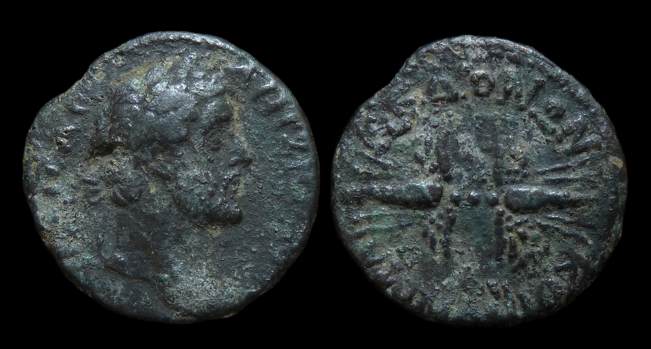 Antoninus Pius - Macedonia - Thunderbolt 954.jpg