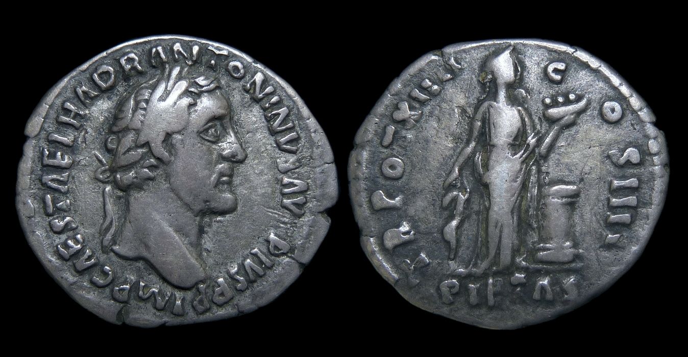 Antoninus Pius - Pietas Hind 2505.jpg