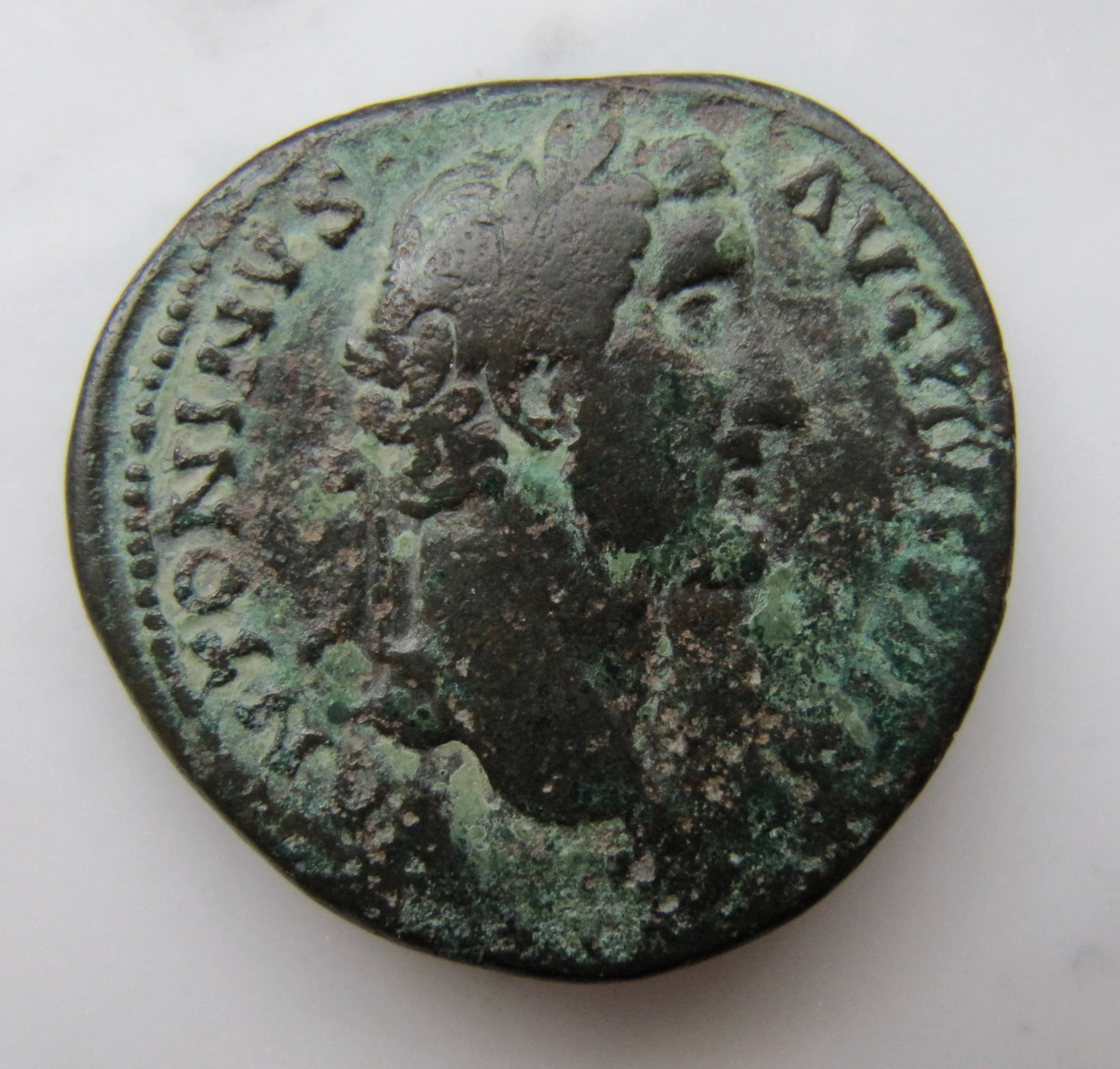 Antoninus Pius Sestertius Quadriga-Obv - 1.jpg