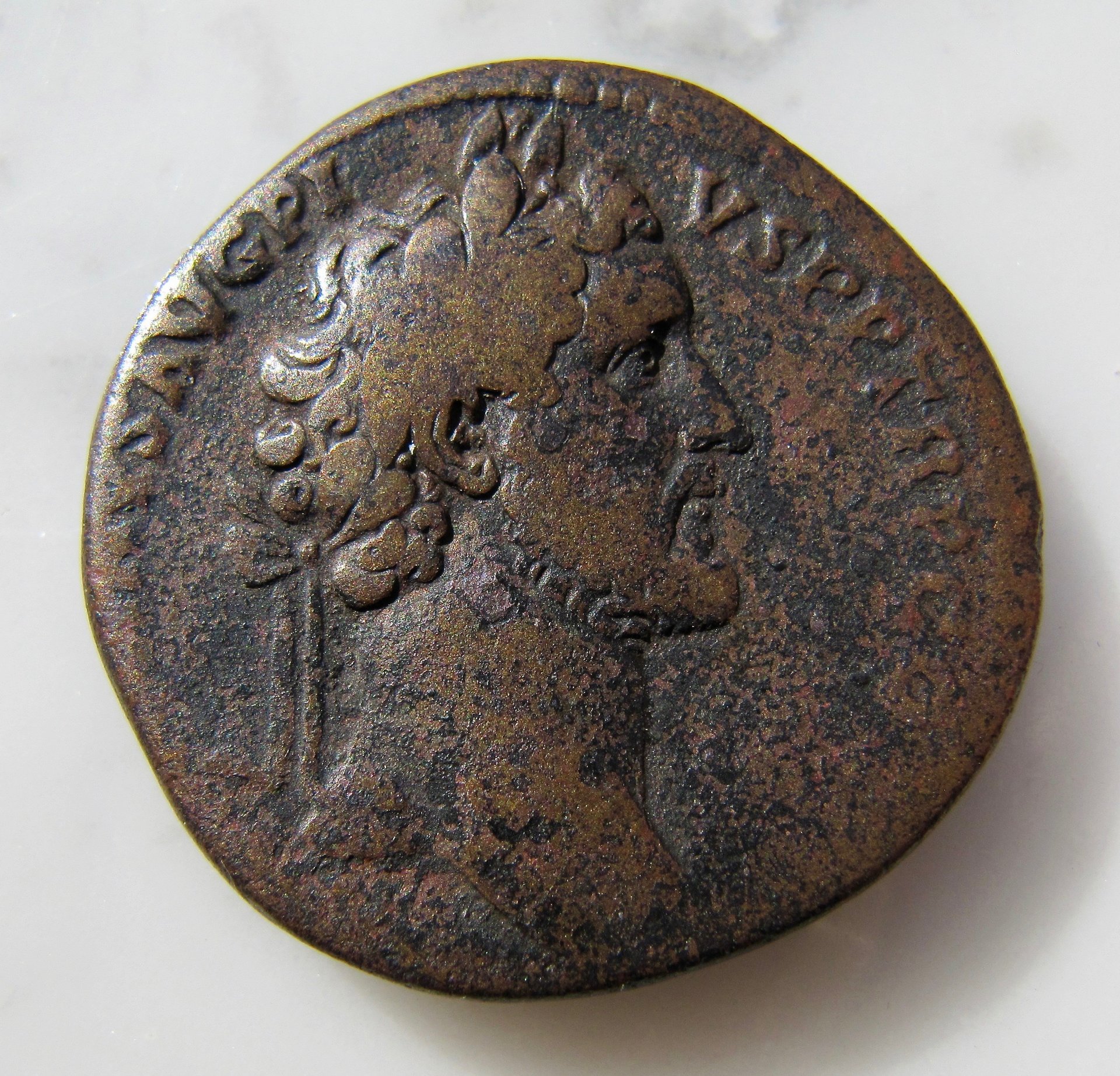 Antoninus Pius Sestertius ROMAE AETERNAE OBV1 N - 1.jpg