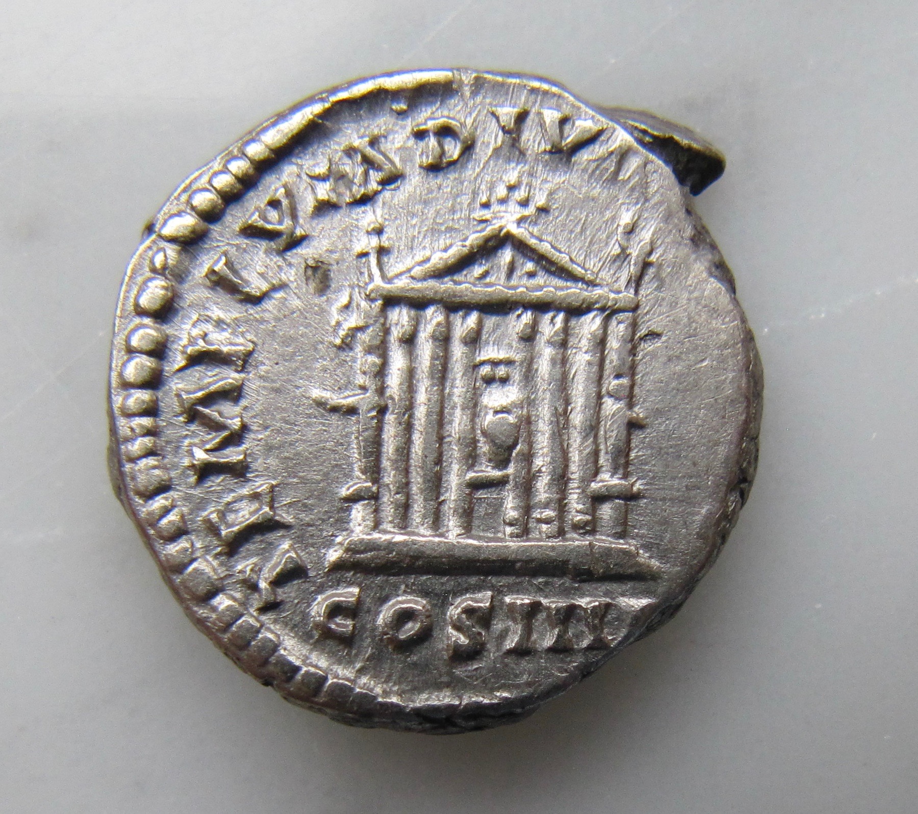 Antonius Pius denarius-Temple-Rev - 1.jpg