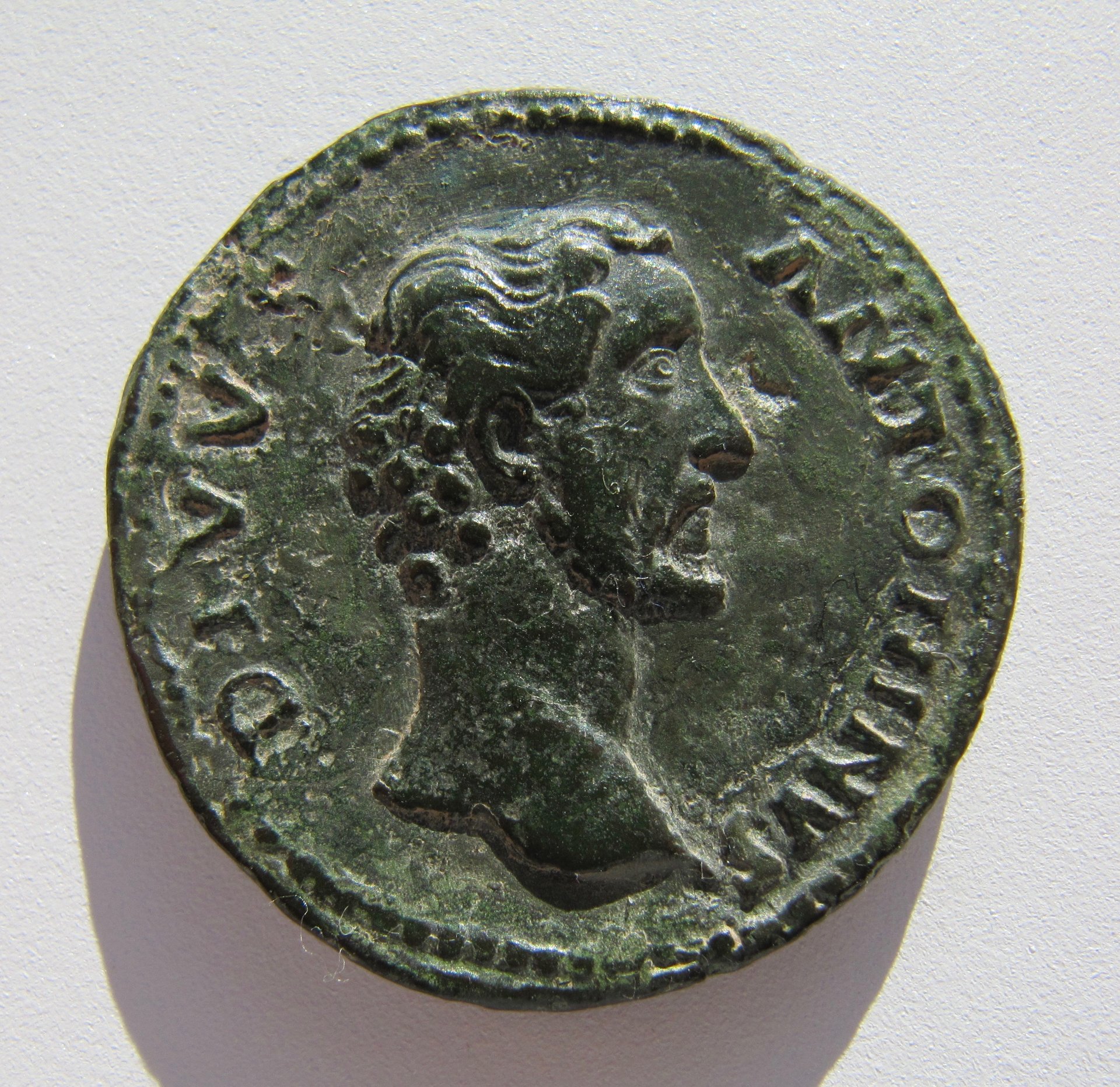 Antonius Pius Sestertius Consecratio-Obv - 1.jpg