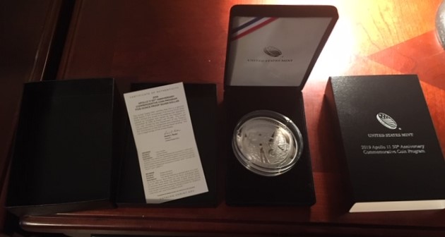 Apollo 11 - Set (Puck) (2).JPG