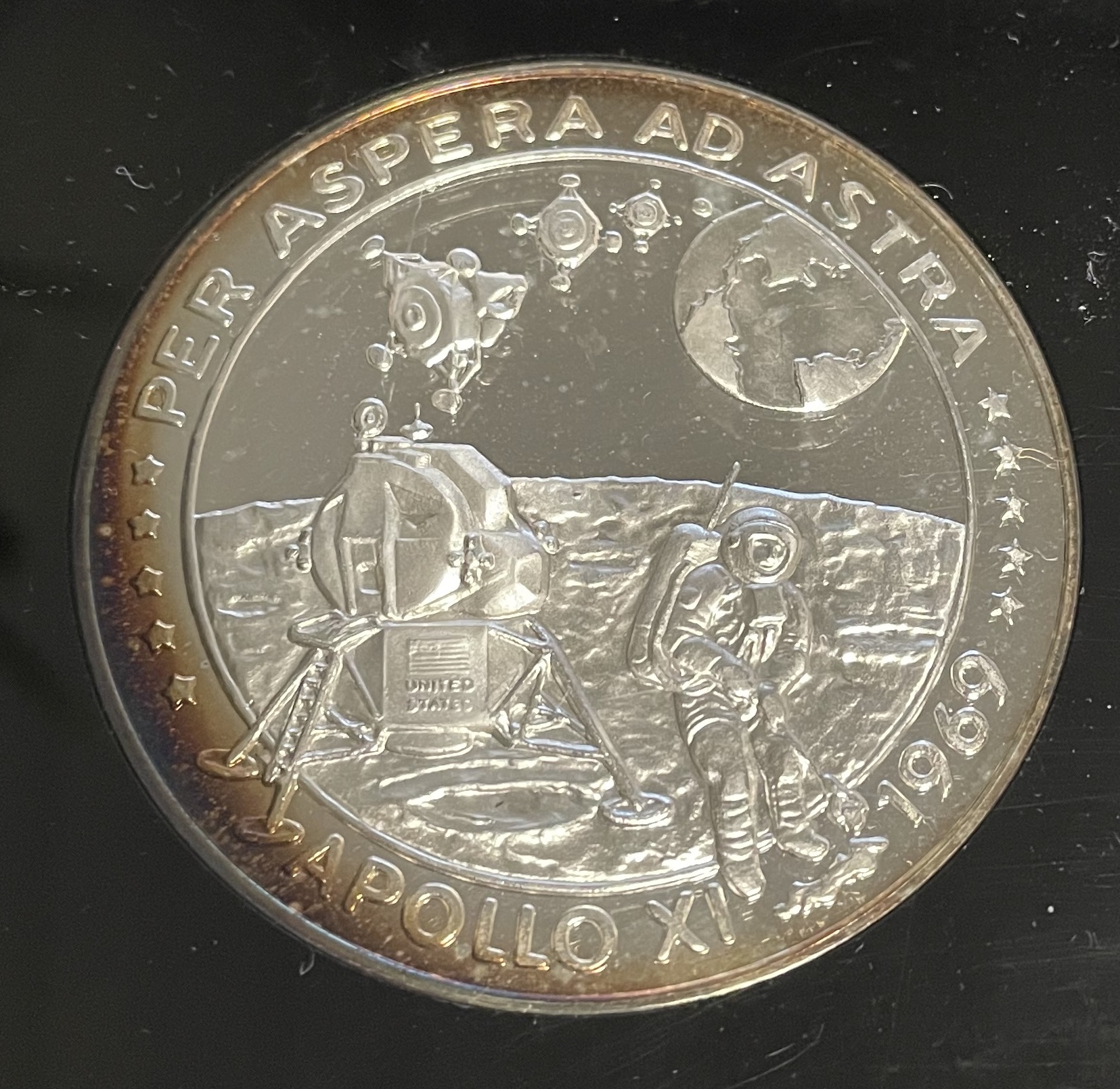 Apollo 11 Silver Medal Set - Large (Reverse).jpg