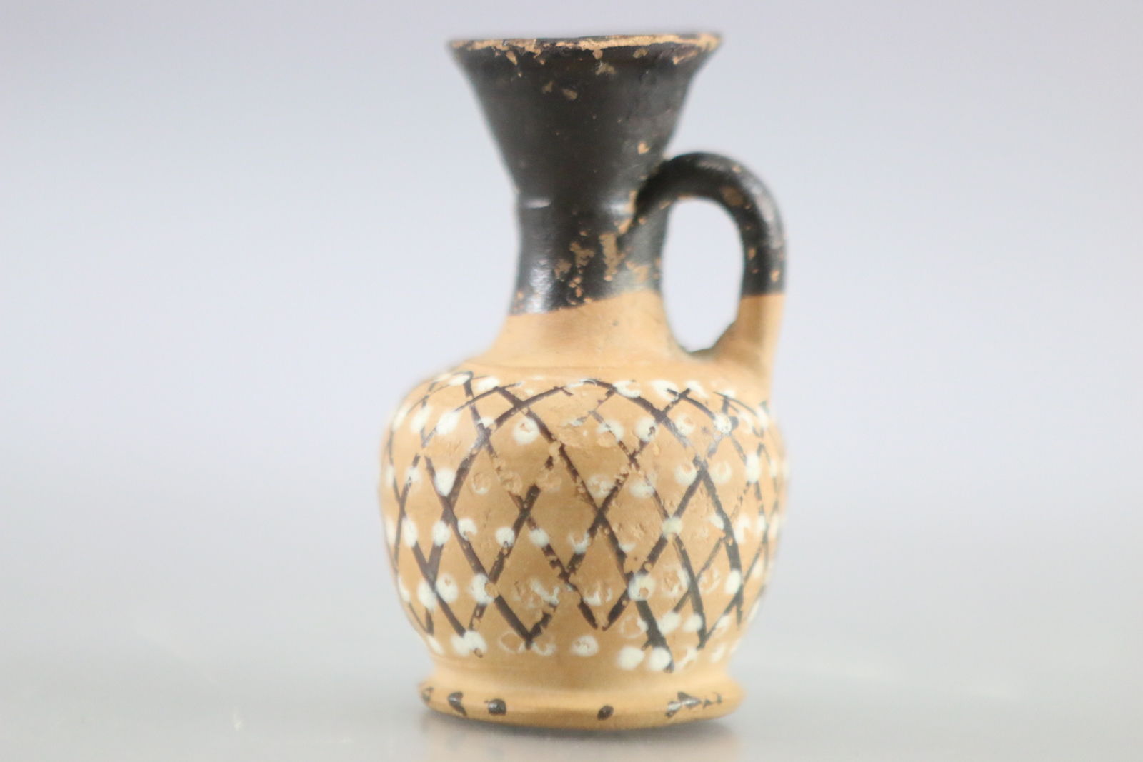 Apulian Lekythos 3.jpg