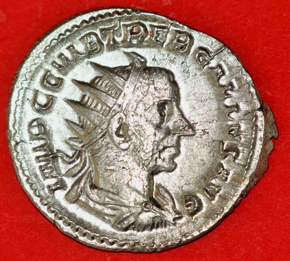 AR Antoninianus Trebonianus Gallus  RIC 72 (O).jpg