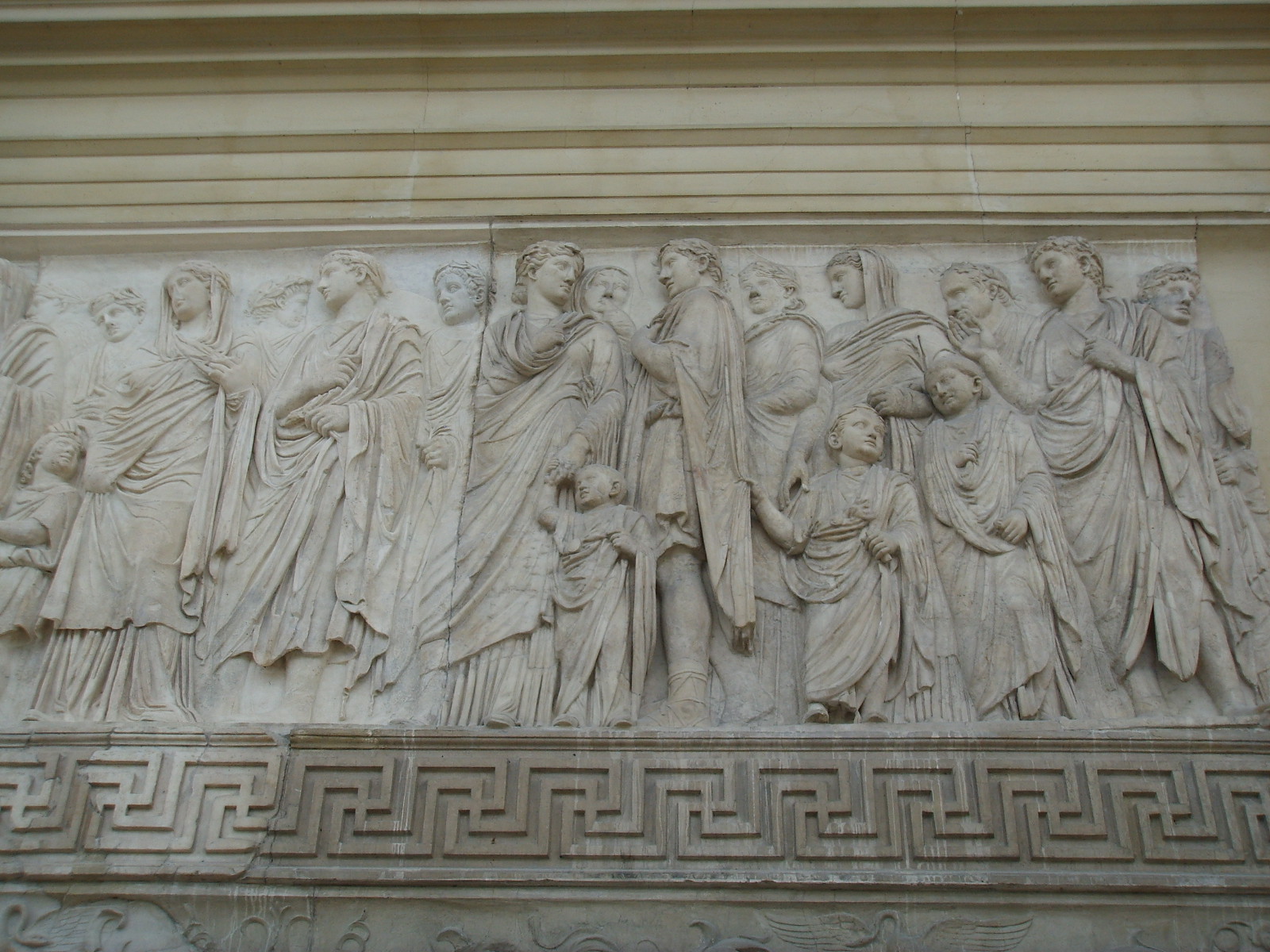Ara_pacis_fregio_lato_ovest_1.JPG