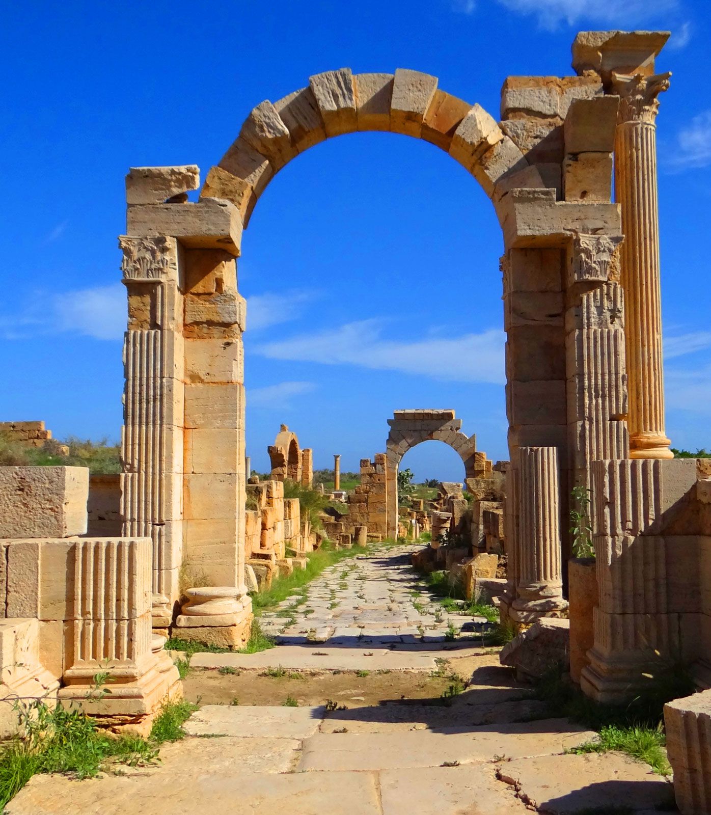 Arch-of-Trajan-Leptis-Magna-Libya.jpg